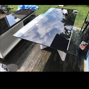Glass Dinner table